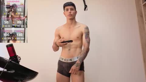 cristopher23  online show from September 17, 3:37 pm