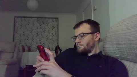 Snapshot of cropper4fun chatting on December 4, 8:23 pm Cropper online show from December 4, 8:23 pm