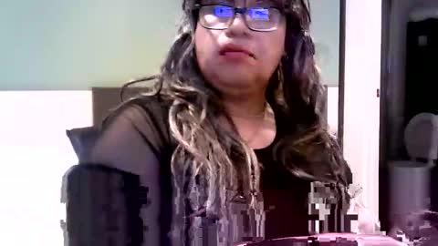 Snapshot of crossdresser64 chatting on October 27, 10:21 pm Linda Cross online show from October 27, 10:21 pm