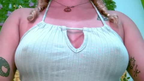 crysrus online show from April 22, 1:24 am