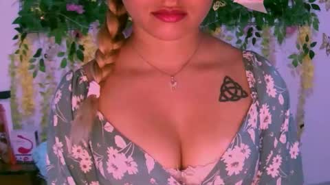 crysrus online show from January 13, 8:05 pm