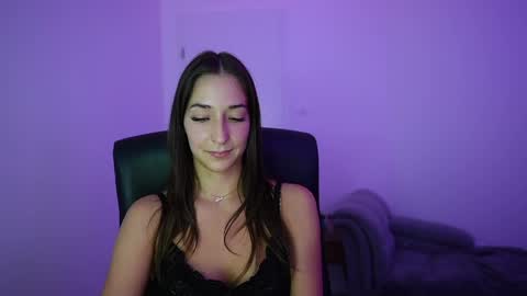 Crystalbrunette18 online show from June 4, 6:47 pm