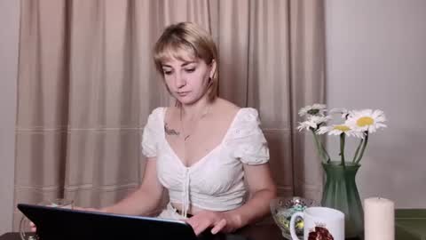 Mary online show from July 4, 8:45 pm