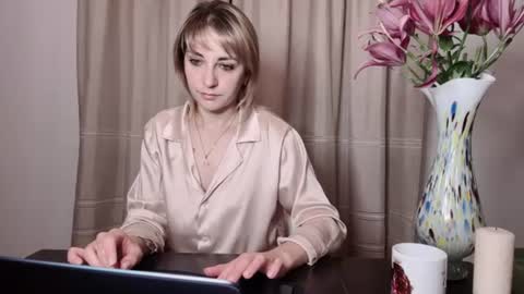 Mary online show from July 15, 7:51 pm