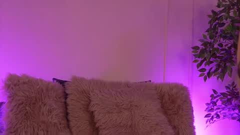 crystallred online show from December 17, 5:47 am