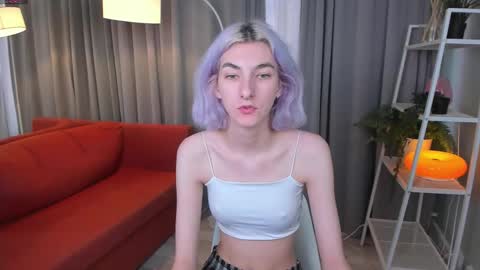 Snapshot of crystalluna__ chatting on September 21, 2:21 pm Mia online show from September 21, 2:21 pm