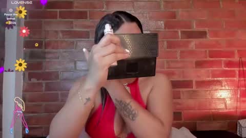 Snapshot of crystalvazquez chatting on March 2, 10:24 am Soy Crystal online show from March 2, 10:24 am