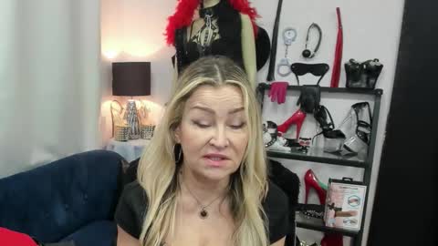 CrystalHotty online show from March 26, 6:08 am