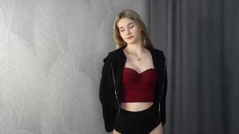 Snapshot of cum_dynasty chatting on October 20, 8:03 pm Naomi online show from October 20, 8:03 pm