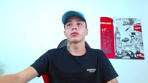 cumandres online show from February 14, 6:32 pm