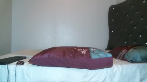 Snapshot of cumslayer19 chatting on October 26, 9:47 pm Shiiro online show from October 26, 9:47 pm