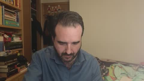 curiosillo1983 online show from December 18, 8:26 pm