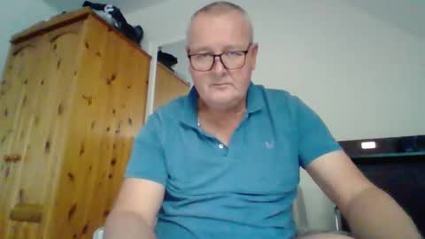Snapshot of curiousax77 chatting on October 12, 10:08 am curiousax77 online show from October 12, 10:08 am