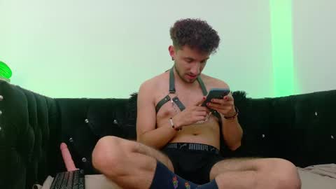 curly online show from May 4, 12:22 pm