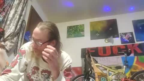 Snapshot of curtisbaldwin805 chatting on October 25, 10:43 pm Curtisdow420 online show from October 25, 10:43 pm