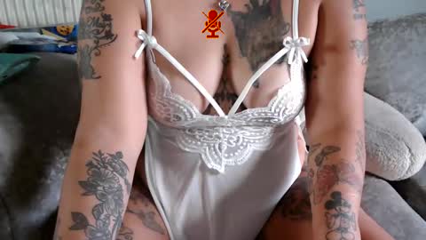 Snapshot of curvybbwqueen chatting on September 12, 11:56 am curvybbwqueen online show from September 12, 11:56 am