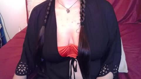 Snapshot of curvygamerceline chatting on October 8, 6:47 pm Celine Fawe online show from October 8, 6:47 pm