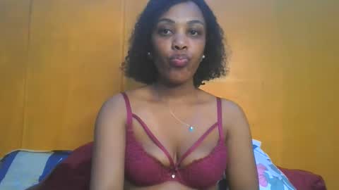 curvylyin online show from November 29, 2:36 pm