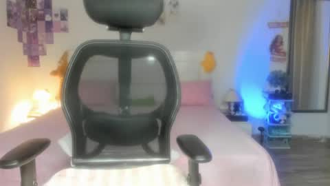 Alisha online show from August 4, 4:14 pm