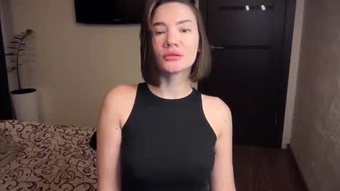 Snapshot of cute_bubbles chatting on October 10, 6:25 pm cute_bubbles online show from October 10, 6:25 pm