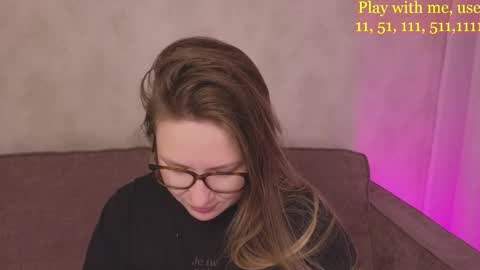 Snapshot of cute_darina chatting on October 19, 3:44 am Everyday stream in the same time online show from October 19, 3:44 am
