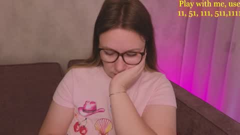 Snapshot of cute_darina chatting on October 15, 2:04 am Everyday stream in the same time online show from October 15, 2:04 am