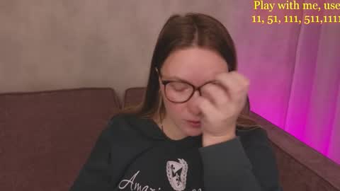 Snapshot of cute_darina chatting on October 17, 2:26 am Everyday stream in the same time online show from October 17, 2:26 am