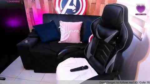 Snapshot of cute_elii chatting on February 18, 3:20 pm Independent Model online show from February 18, 3:20 pm