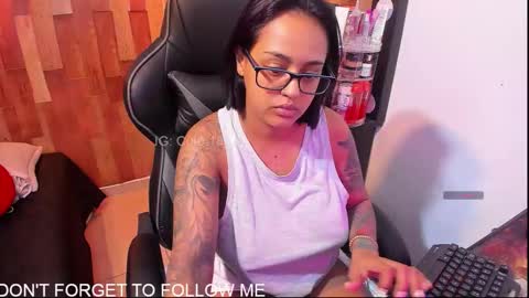 Snapshot of cute_elii chatting on October 1, 12:54 am Independent Model online show from October 1, 12:54 am