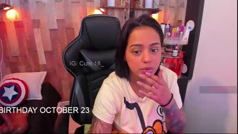 Snapshot of cute_elii chatting on October 13, 8:00 pm Independent Model online show from October 13, 8:00 pm