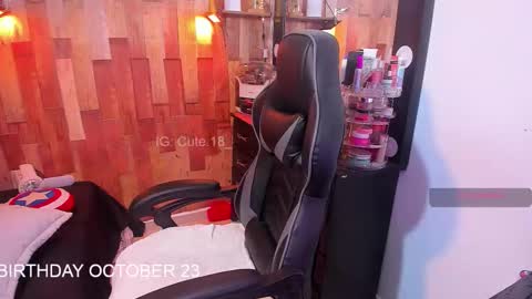 Snapshot of cute_elii chatting on October 17, 8:46 pm Independent Model online show from October 17, 8:46 pm