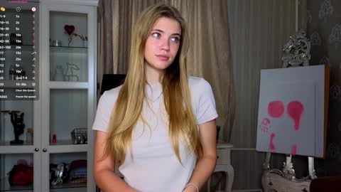 Snapshot of cute_fox_girl chatting on October 17, 7:23 am Anne online show from October 17, 7:23 am