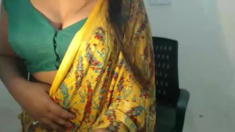 Snapshot of cute_kavya chatting on September 18, 5:44 am cute_kavya online show from September 18, 5:44 am