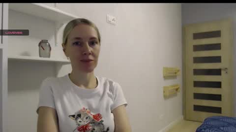 cute_lion_ online show from October 12, 6:54 pm