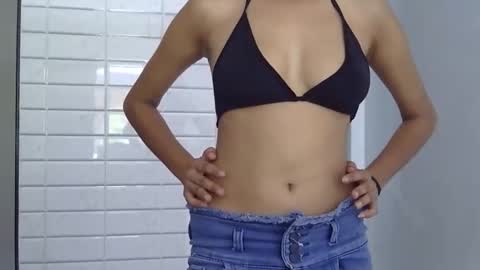 lizaa online show from May 26, 5:24 am