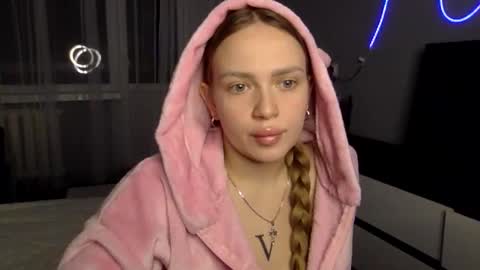 cute_shy06 online show from January 6, 7:18 pm