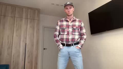 cute_skywalker online show from March 3, 2:13 pm