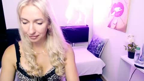 cute_smile_shy online show from July 28, 8:01 pm
