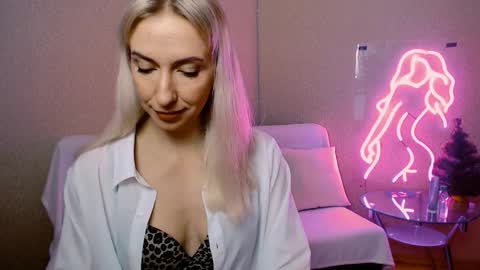 cute_smile_shy online show from December 13, 10:16 pm