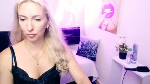 cute_smile_shy online show from July 11, 9:51 pm