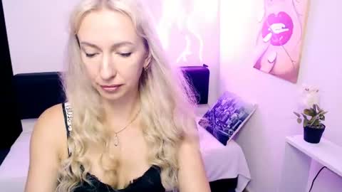 cute_smile_shy online show from July 14, 5:12 am
