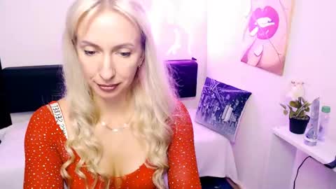 cute_smile_shy online show from July 9, 9:41 pm