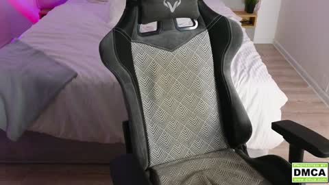 Thomas -  online show from January 27, 3:37 am