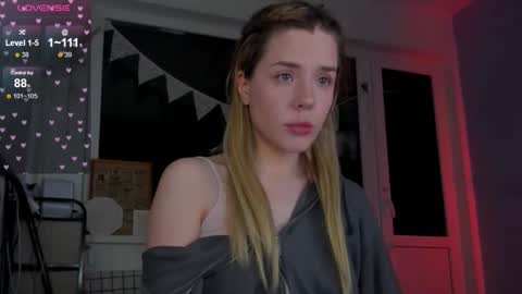 Amy online show from February 21, 6:55 pm