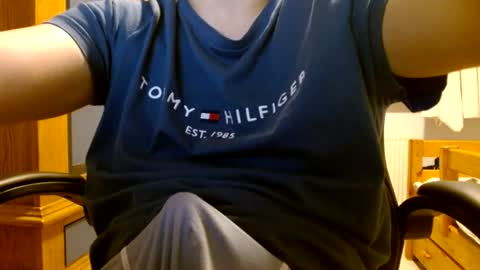 Cuteboy090 online show from June 23, 9:28 am