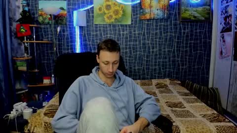 cuteboy228 online show from February 15, 2:16 pm