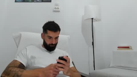 Snapshot of cuteeboy chatting on October 7, 3:52 pm cuteeboy online show from October 7, 3:52 pm
