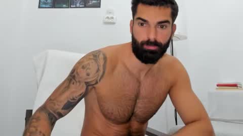 Snapshot of cuteeboy chatting on October 4, 7:17 am cuteeboy online show from October 4, 7:17 am