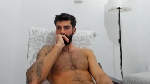 cuteeboy online show from November 11, 6:48 am