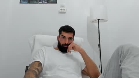 Snapshot of cuteeboy chatting on October 16, 2:28 pm cuteeboy online show from October 16, 2:28 pm